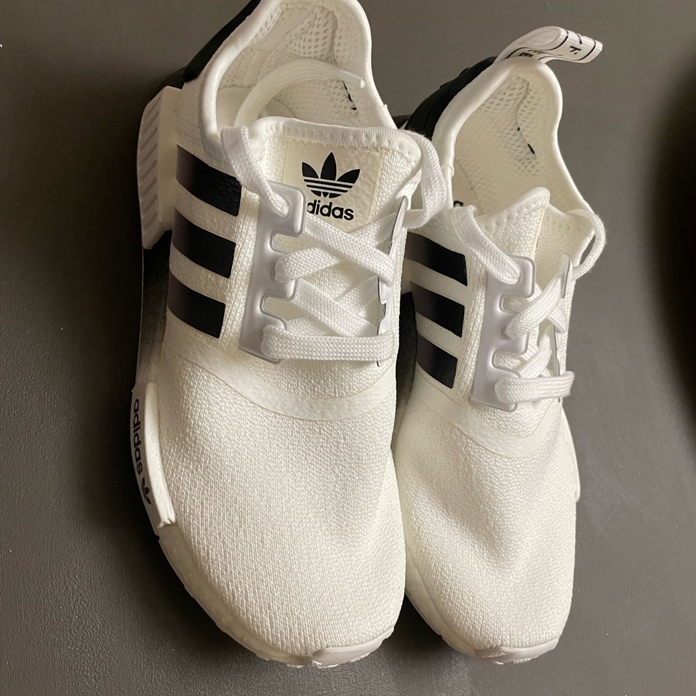 Adidas Boost size 4 /6.5 us women sz black and white NWOT